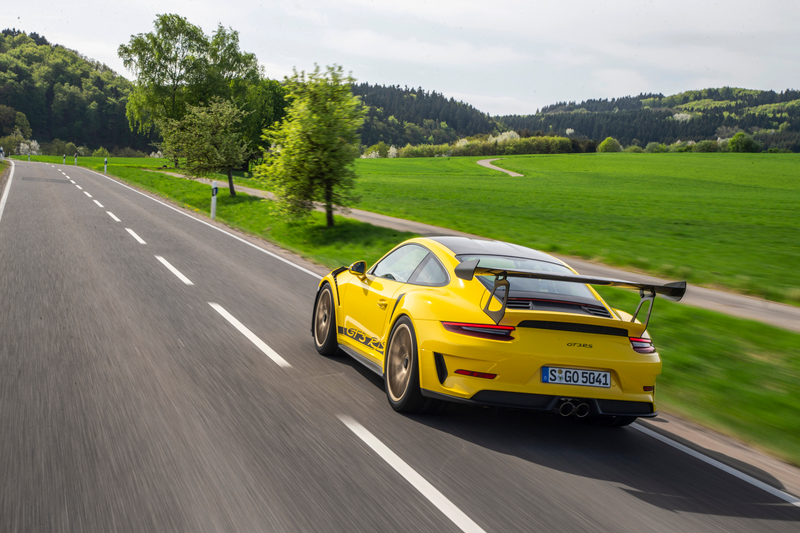 Illustration for article titled Put These Very Good 2019 Porsche 911 GT3 RS Photos In Your Life